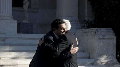 Tsipras recibe a Abbas este lunes en Atenas.