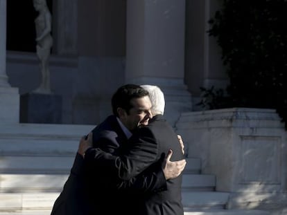 Tsipras recibe a Abbas este lunes en Atenas.