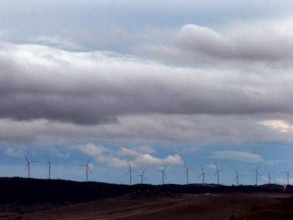 Un parque eólico, en los alrededores de Canberra (Australia), en una imagen de archivo.