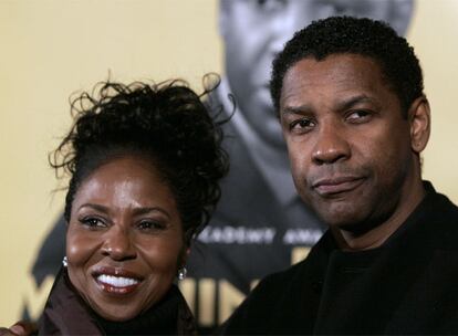 Denzel Washington con su esposa, Pauletta.