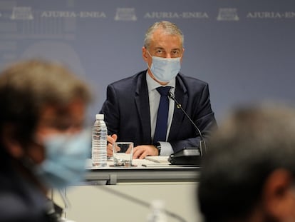 El lehendakari, Íñigo Urkullo, durante la reunión de expertos sobre el coronavirus