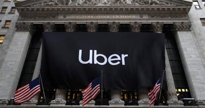 Anuncio de la OPV de Uber, el viernes en Wall Street.