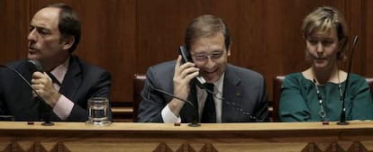 De izquierda a derecha, Pablo Portas, Passos Coelho y Maria Luís Albuquerque.