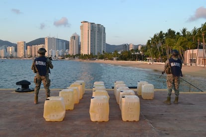 SEMAR decomisa combustible en Acapulco, Guerrero en 2022.