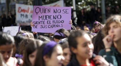 A sign that reads: “Those who don’t move can’t hear the sound of their chains” at a protest in San Sebastián.