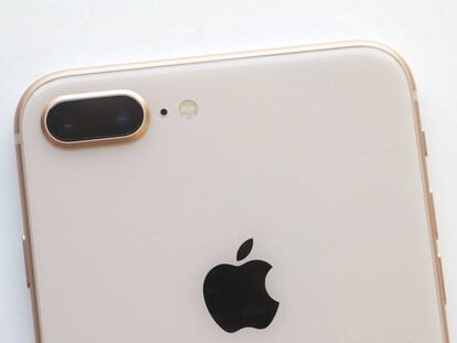 Imagen de un iPhone 8 Plus de la compañía Apple.
