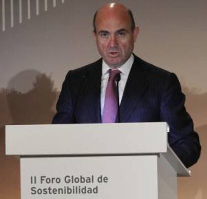 El ministro de Economa y Competitividad, Luis de Guindos, durante su intervencin en la inauguracin del II Foro Global de Sostenibilidad, hoy.