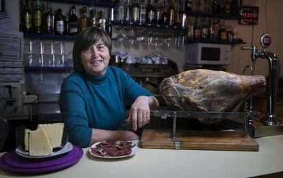 Ilda Pinto runs the Luna bar on Santa Teresa street in Madrid.