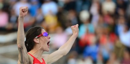 Ruth Beita, tras lograr el oro en Helsinki.