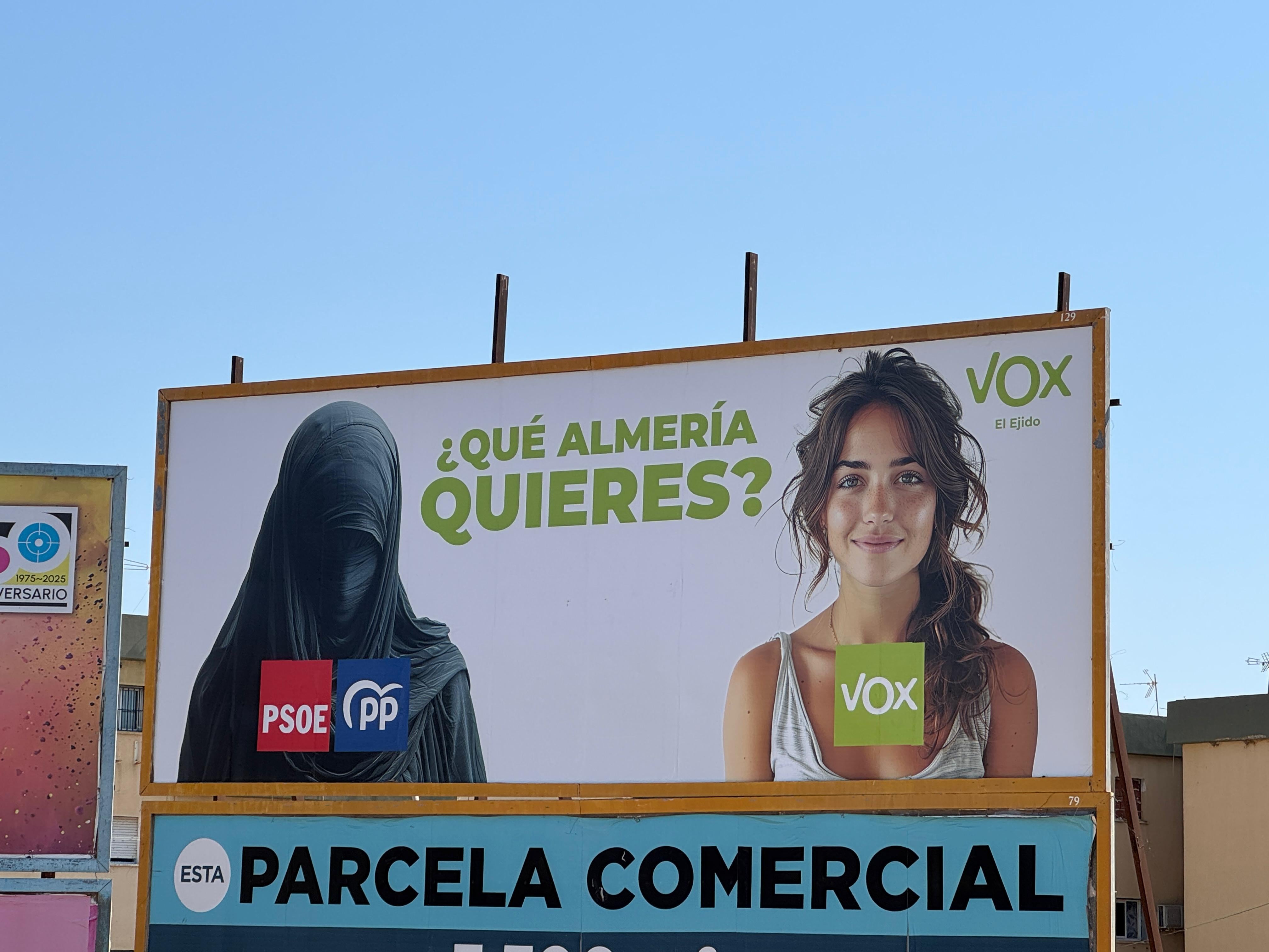 Vox desata una nueva polémica en El Ejido con dos vallas con tintes xenófobos: “¿Qué Almería quieres?»