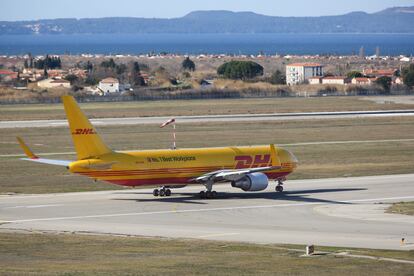 Un vuelo de DHL en el aeropuerto de Marsella Provenza, en Francia