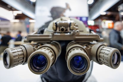 Imagen de archivo de unas gafas de visión nocturna expuestas el pasado 26 de febrero en la feria Enforce Tac celebrada en Núremberg, Alemania.