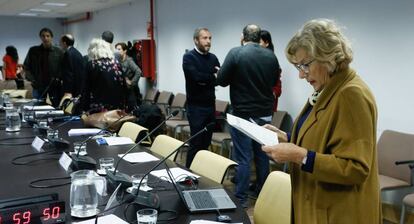 La alcaldesa de Madrid, Manula Carmena, en una comisi&oacute;n municipal. 