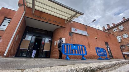 Un centro de salud de Colmenar Viejo (Madrid), en febrero de 2021, durante la pandemia.