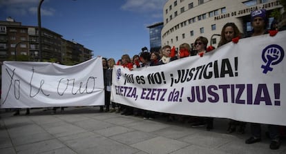 Protesta per la sentència a Navarra, ahir.