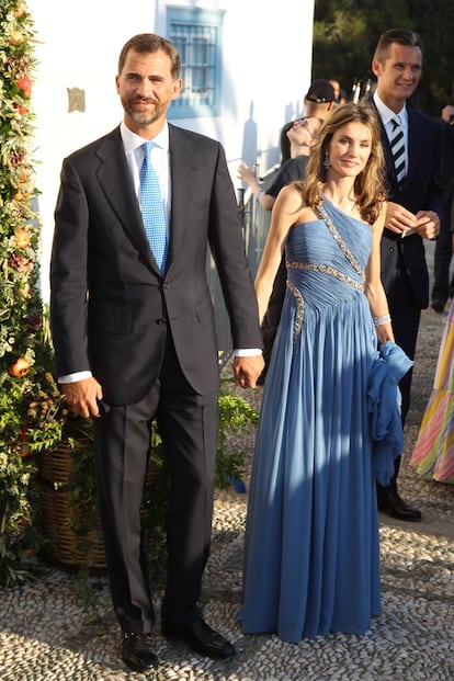 Don Felipe y Doña Letizia, llegan al lugar al enlace entre Nicolás de Grecia y Tatiana Blatnik.