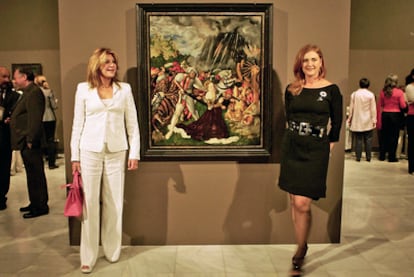 La baronesa Thyssen, Carmen Cervera, y Francesca Thyssen en una exposición