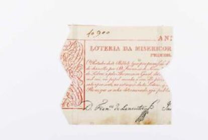 Recorte de un boleto de la lotería de ña Santa Casa de la Misericordia de Lisboa, otra de las señales.