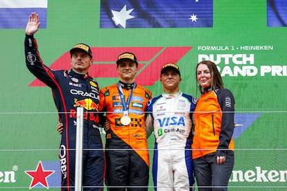 Verstappen, Piastri y Hadjar, en el podio de Zandvoort.