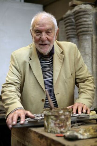 El escultor británico Anthony Caro en 2008.