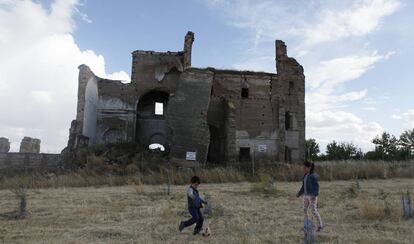 Ruinas de la iglesia de San Pedro en el parque Polvoranca en Leganés.