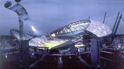 Vista nocturna del estadio de Seogwipo, en Corea del Sur.