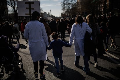 Las protestas son una muestra de apoyo a la huelga de médicos de familia y pediatras de los centros de salud de la región.