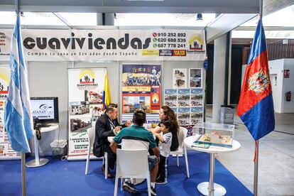 Feria de la vivienda para ecuatorianos Mi casa en mi país, en el Pabellón de Convenciones de la Casa de Campo de Madrid.