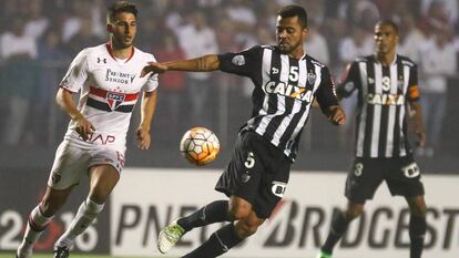 S&atilde;o Paulo x Atl&eacute;tico-MG na Libertadores 2016.