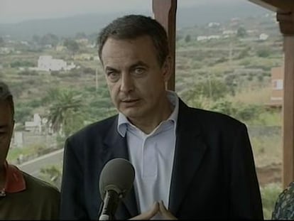 Zapatero evalúa en La Palma los daños del incendio, aún sin control
