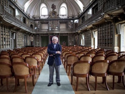 O professor Malaca Casteleiro, na Academia de Ciências de Lisboa.