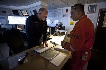 La cabina de mando de la plataforma Centenario.