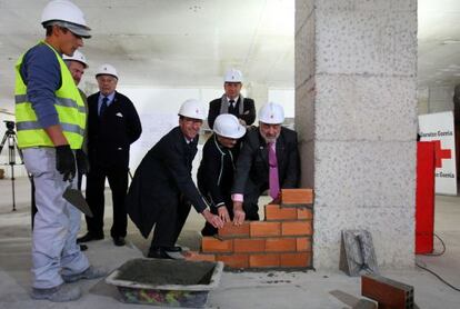 Un momento del acto oficial de comienzo de las obras de remodelación del instituto. 