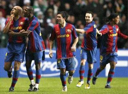 Los jugadores del Barça celebran el gol de Henry ante el Glasgow