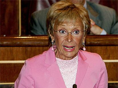La vicepresidenta primera del Gobierno, María Teresa Fernández de la Vega, en la sesión de control al Ejecutivo.