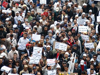 Manifestantes en Casablanca reclaman reformas.