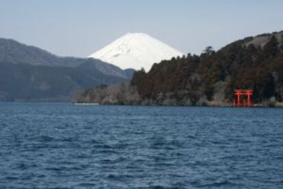 El Fuji, al fondo, con sus nieves perpetuas.