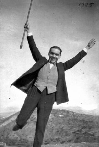 Fotografía de Federico García Lorca tomada por Luis Buñuel en 1925.