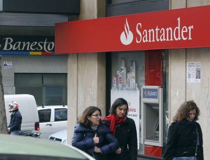 El grupo Santander cerrará 700 oficinas en los próximos tres años