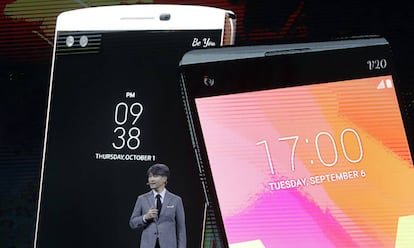 Juno Cho, presidente de LG Mobile durante la presentación del V30, en Berlín