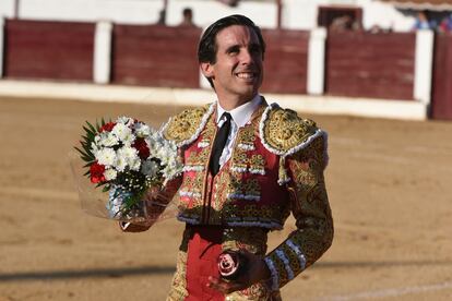 Carmen Otte y Juan Ortega. Fue el bombazo del corazón patrio este final de año. El torero Juan Ortega dejó plantada a la cardióloga Carmen Otte en el día de su boda, que estaba prevista para el 2 de diciembre en Jerez de la Frontera. Aparentemente, fue el torero quien, esa misma mañana, comenzó a llamar a las personas más cercanas para advertirles que no se presentaría en el altar. Después de esto, los medios y la prensa rosa han seguido los avances de la historia: en un principio se habló de “decisión tajante” por parte de él, después de reconciliación. Se sabe que ninguno de los dos ha vuelto al piso que compartían. De momento, nada de nada.