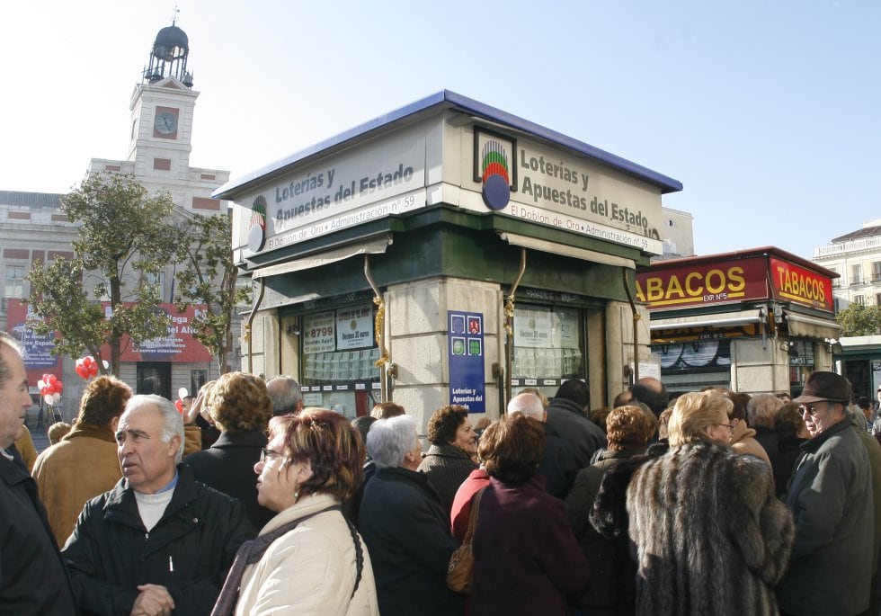 La administración El doblón de oro, en Madrid, vende cada año unos 250.000 décimos. En la imagen, la administración nº 59 de Madrid 'El Doblón de Oro', en la Puerta del Sol.