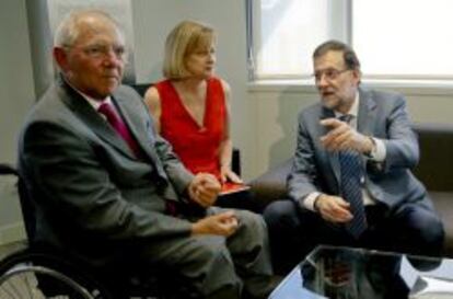 El ministro de Finanzas de Alemania, Wolfgang Sch&auml;uble, junto al presidente del Ejecutivo, Mariano Rajoy.