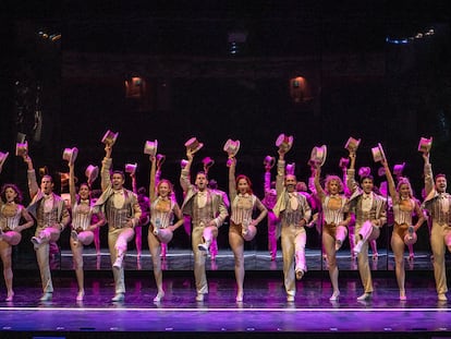 El elenco del musical 'A Chorus Line', en el Teatro Calderón.