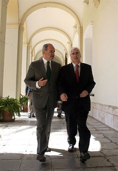 Manuel Chaves y José María Barreda, ayer, en San Telmo.