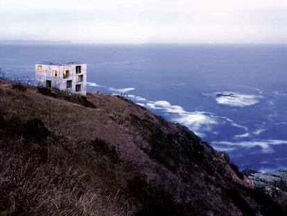 Casa Poli, en la península de Coliumo, Tomé, obra de Mauricio Pezo y Sofía von Ellrichshausen.