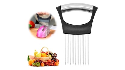 Básicos de cocina sobre fondo blanco.