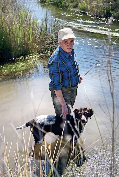 Pedro Escudero, de 70 años, fue ratero hasta que las ratas desaparecieron del arroyo de Jaramiel, en Castrillo-Tejeriego, una aldea a 35 kilómetros de Valladolid.