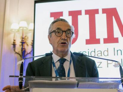 El presidente de la CNMC, Jos&eacute; Mar&iacute;a Mar&iacute;n Quemada, durante su intervenci&oacute;n en el curso de la UIMP &quot;La Cuarta Revoluci&oacute;n. 