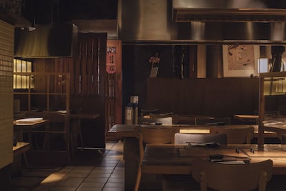 Interior del restaurant Carlota Akaneya de Barcelona.